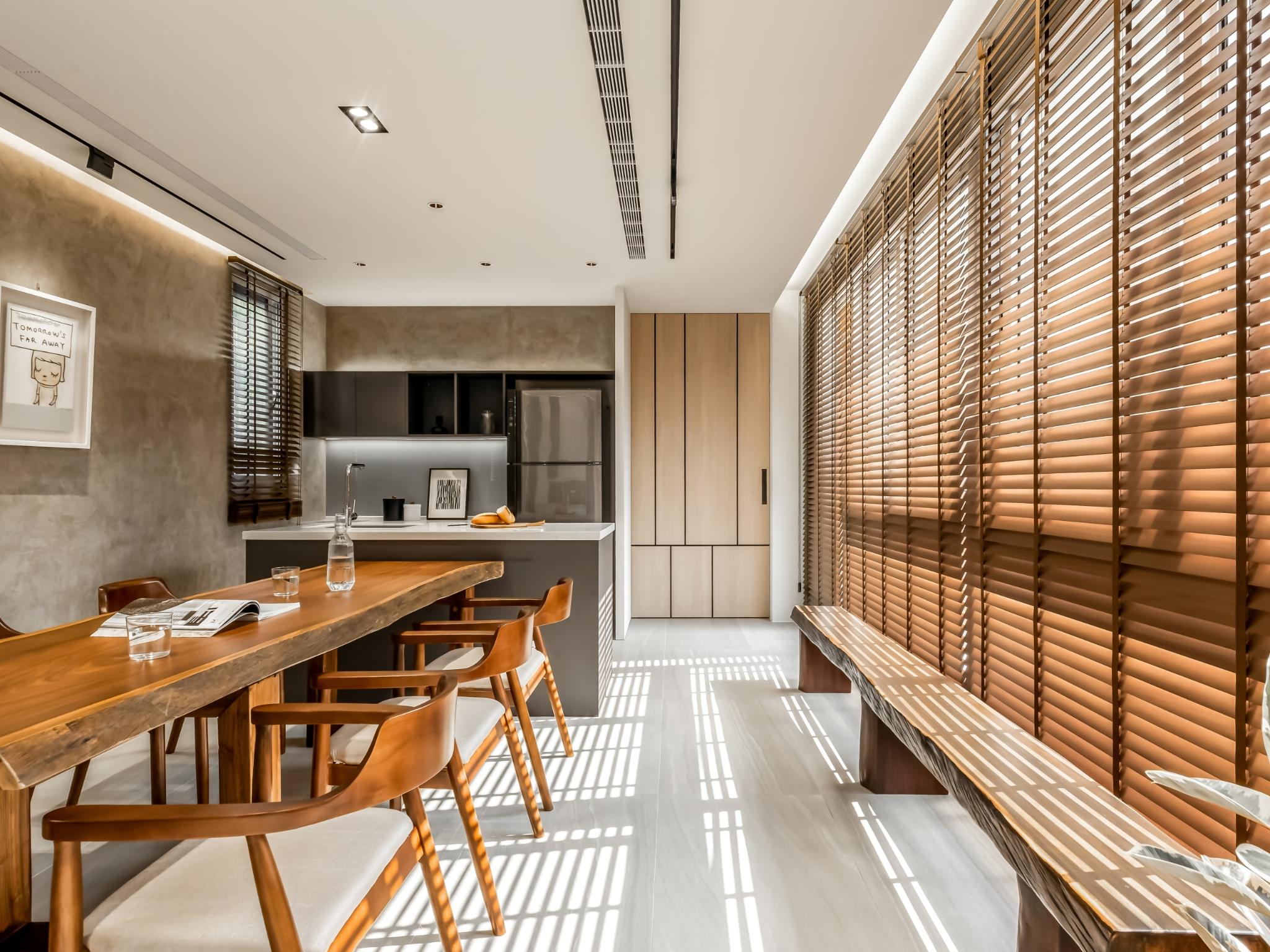 Forest Living, Cozy Reading