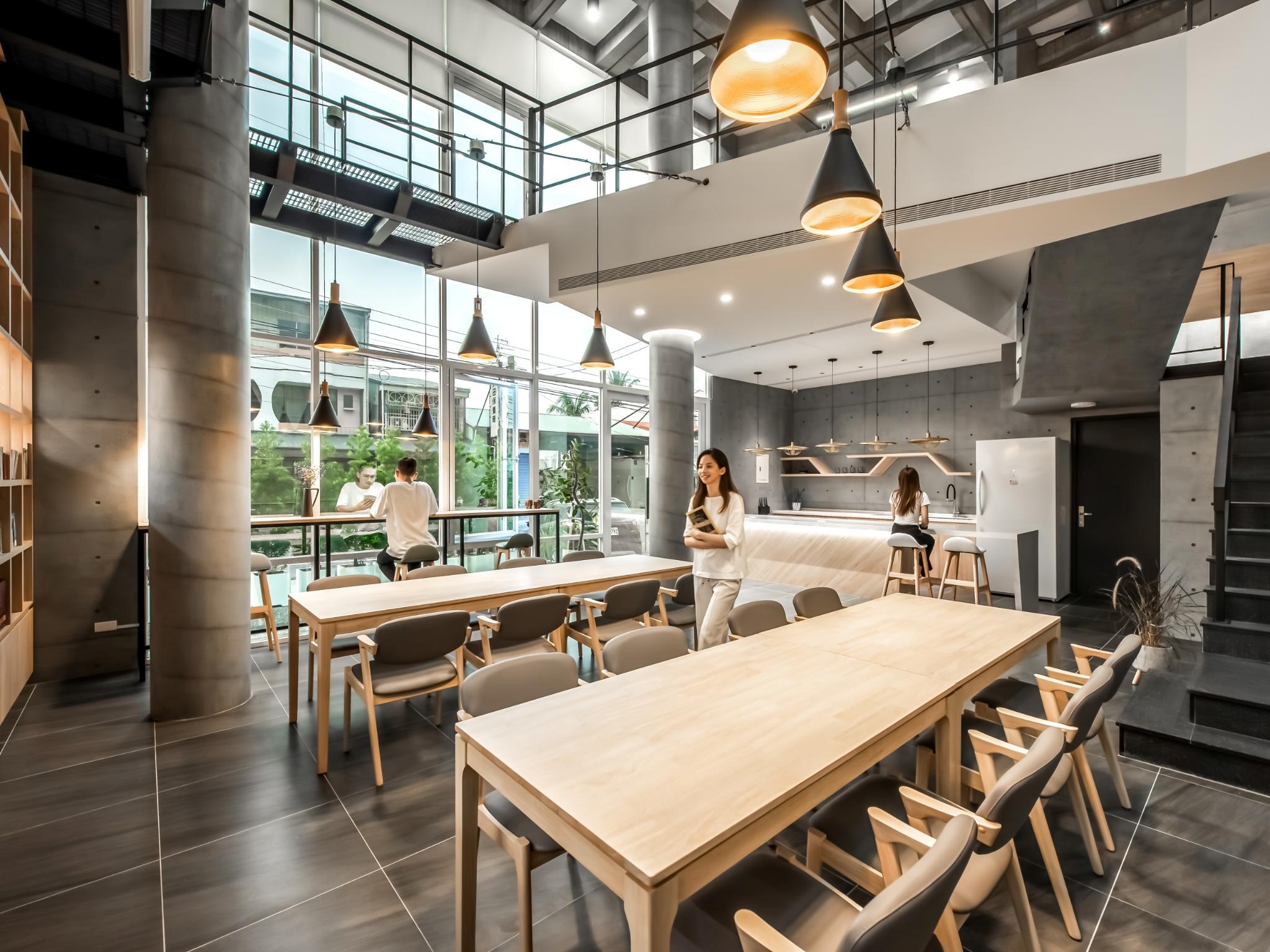 Forest Living, Cozy Reading