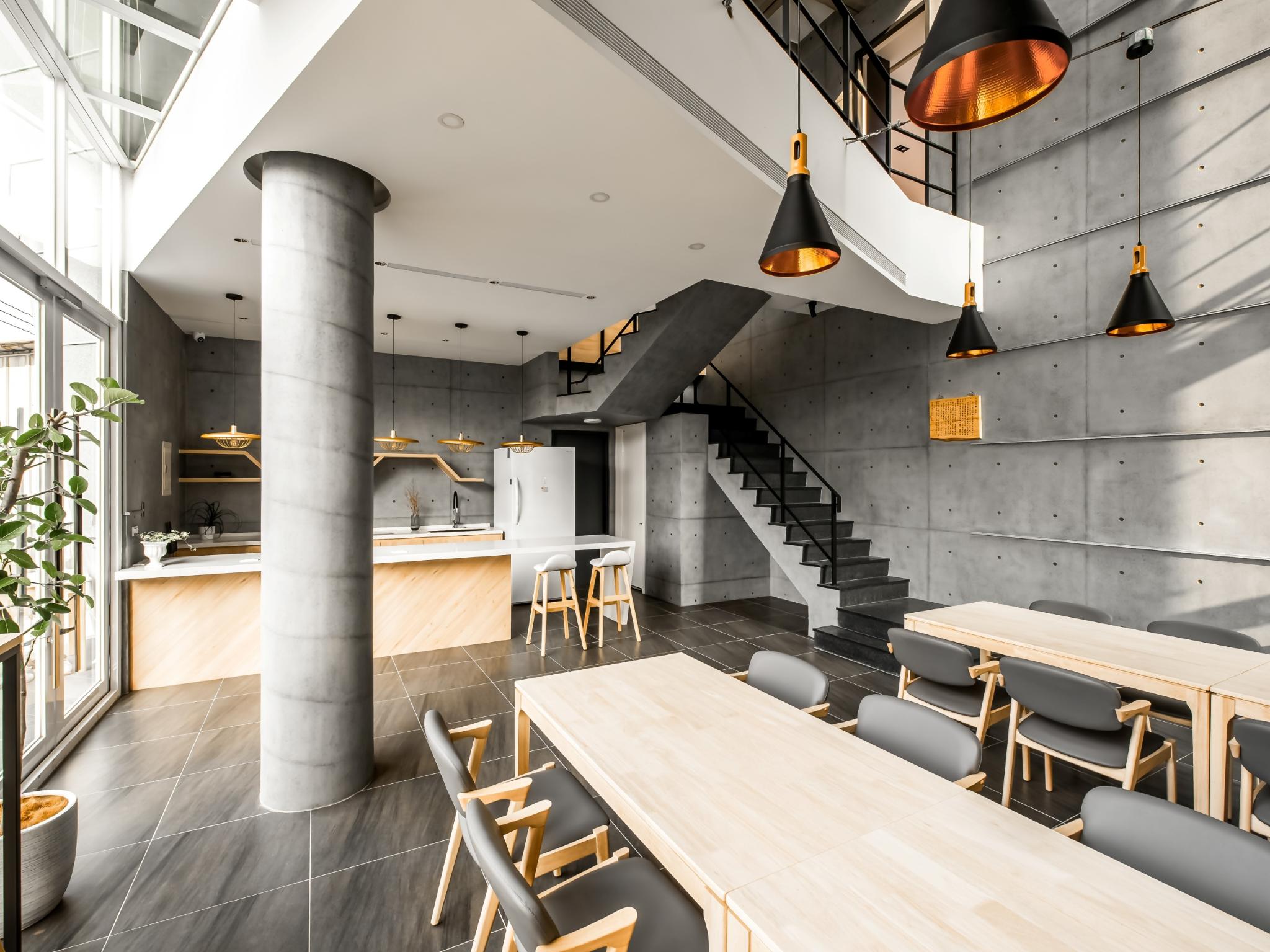 Forest Living, Cozy Reading