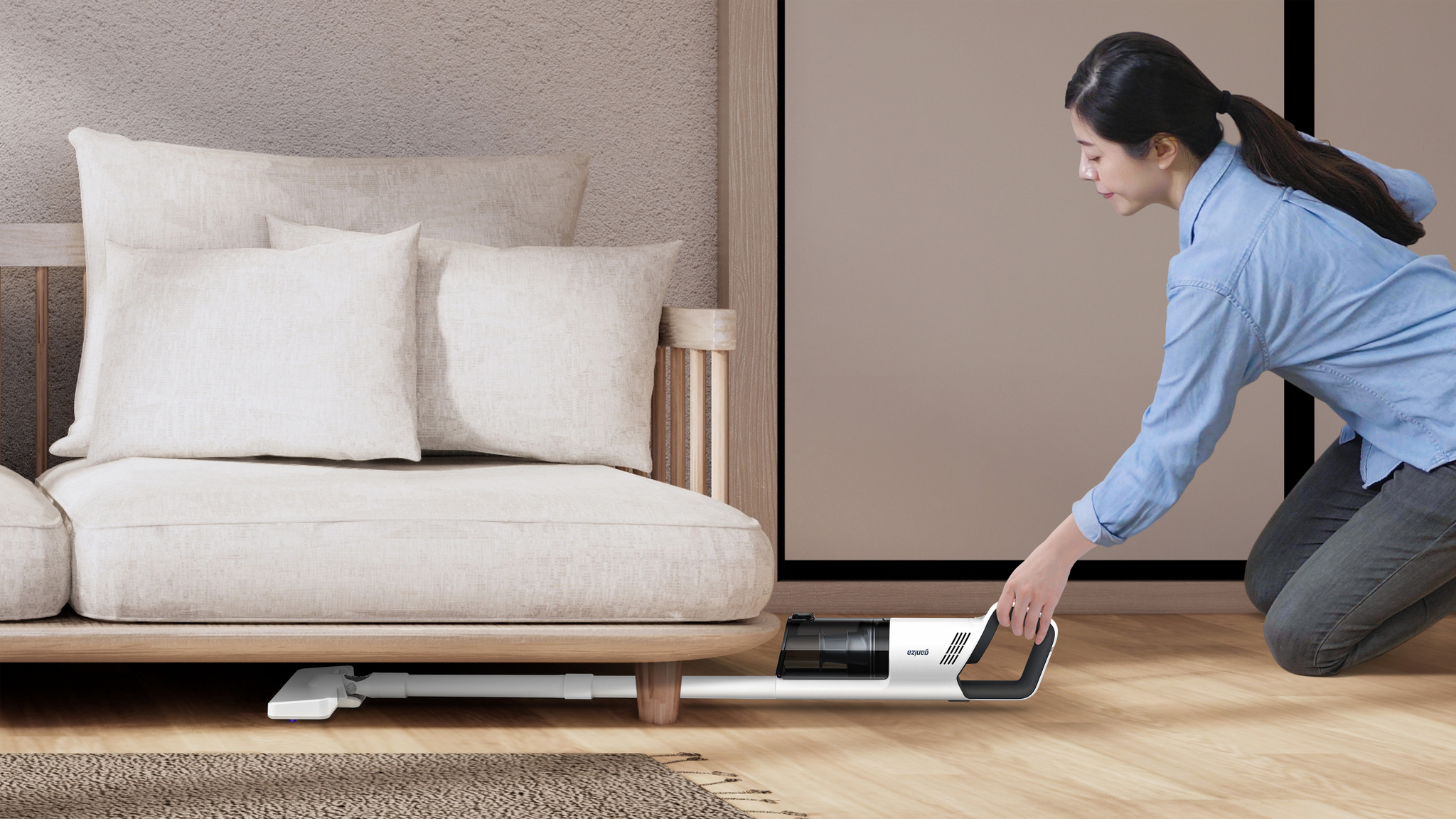 Multi-angle handheld vacuum cleaner