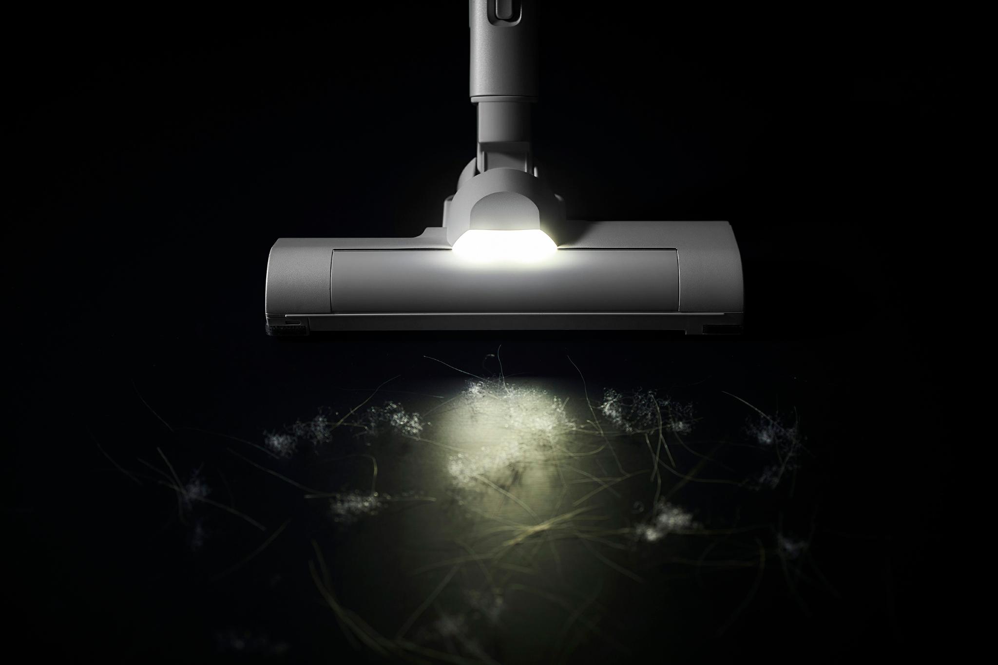 IRISOHYAMA "Light-weight Vacuums Design language"