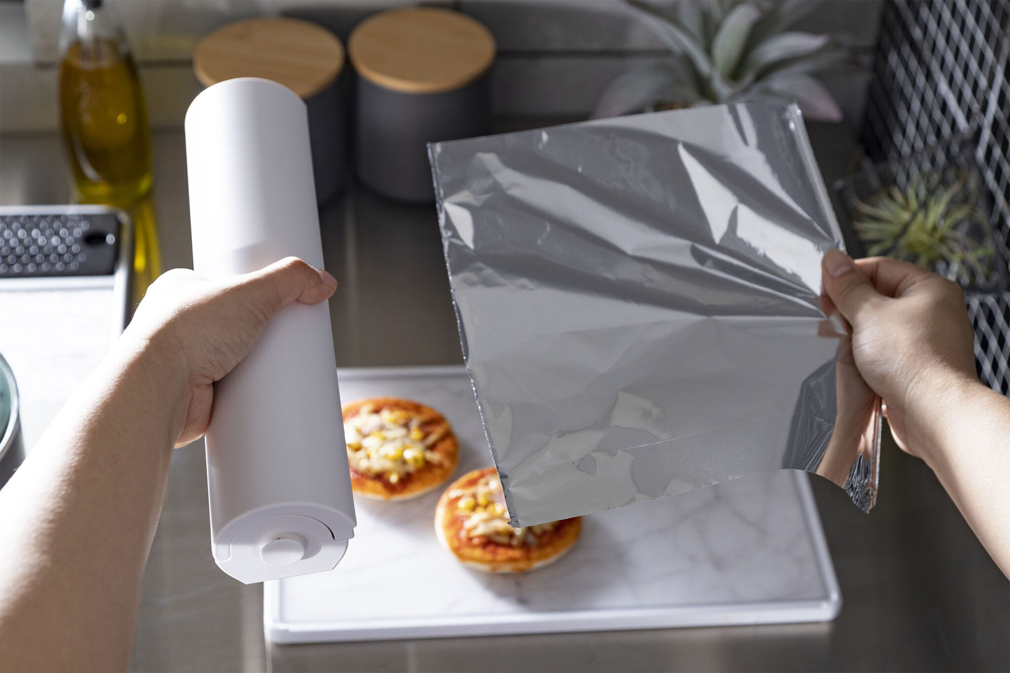 Aluminum Foil Case to Cut The Foil Perfectly