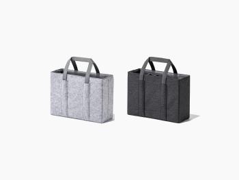 Carrying bag with changeable divider