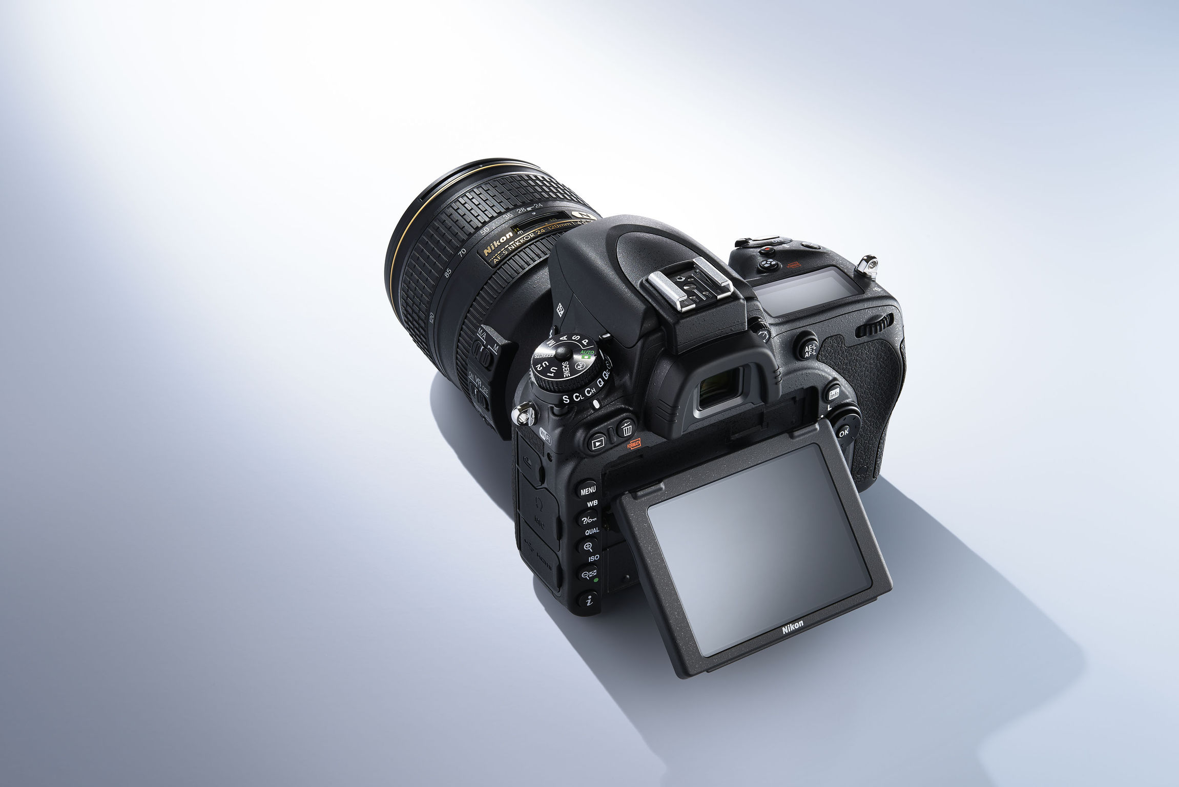 D750