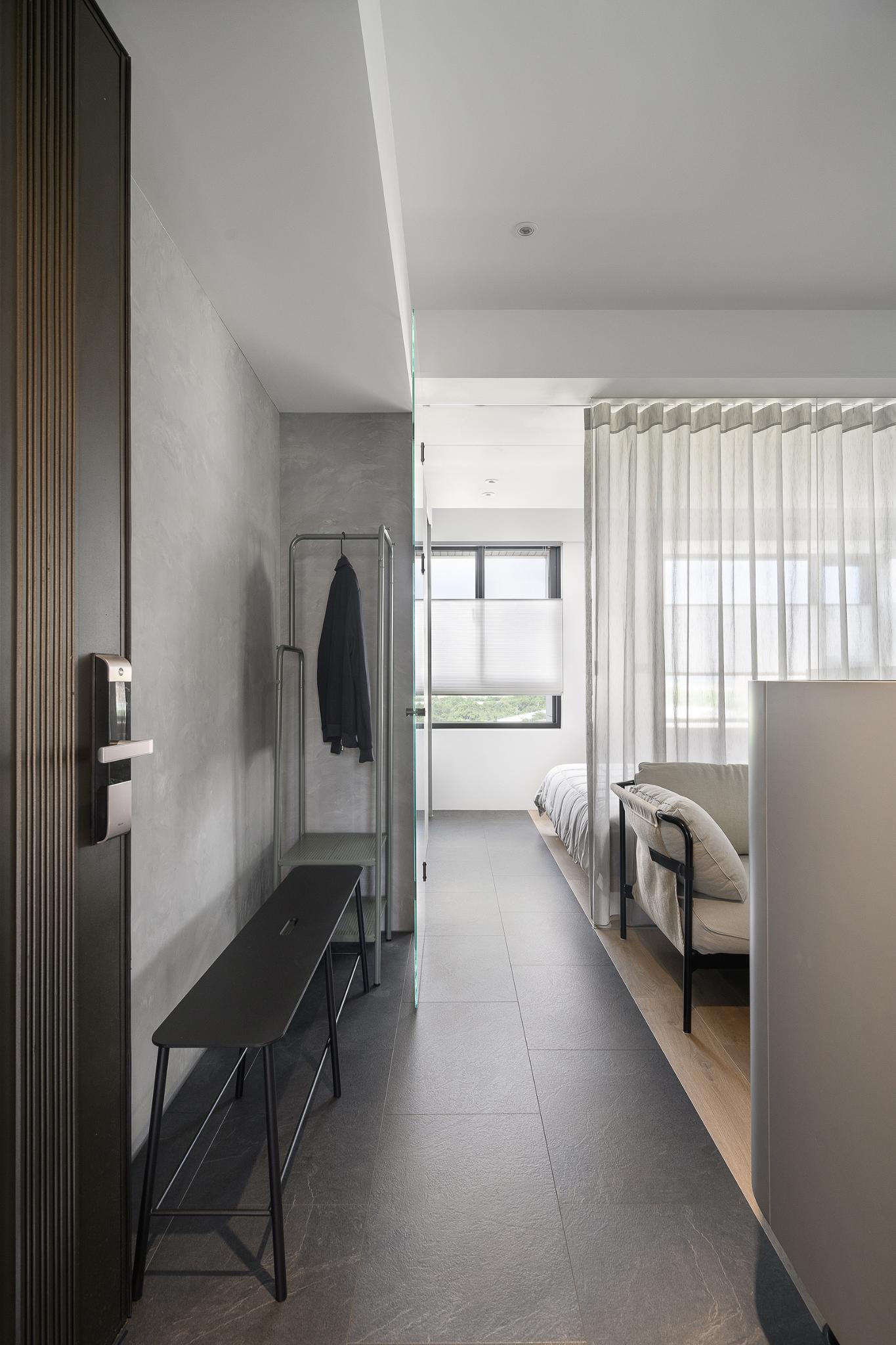 Sumizome : A Dwelling in Shades of Ink