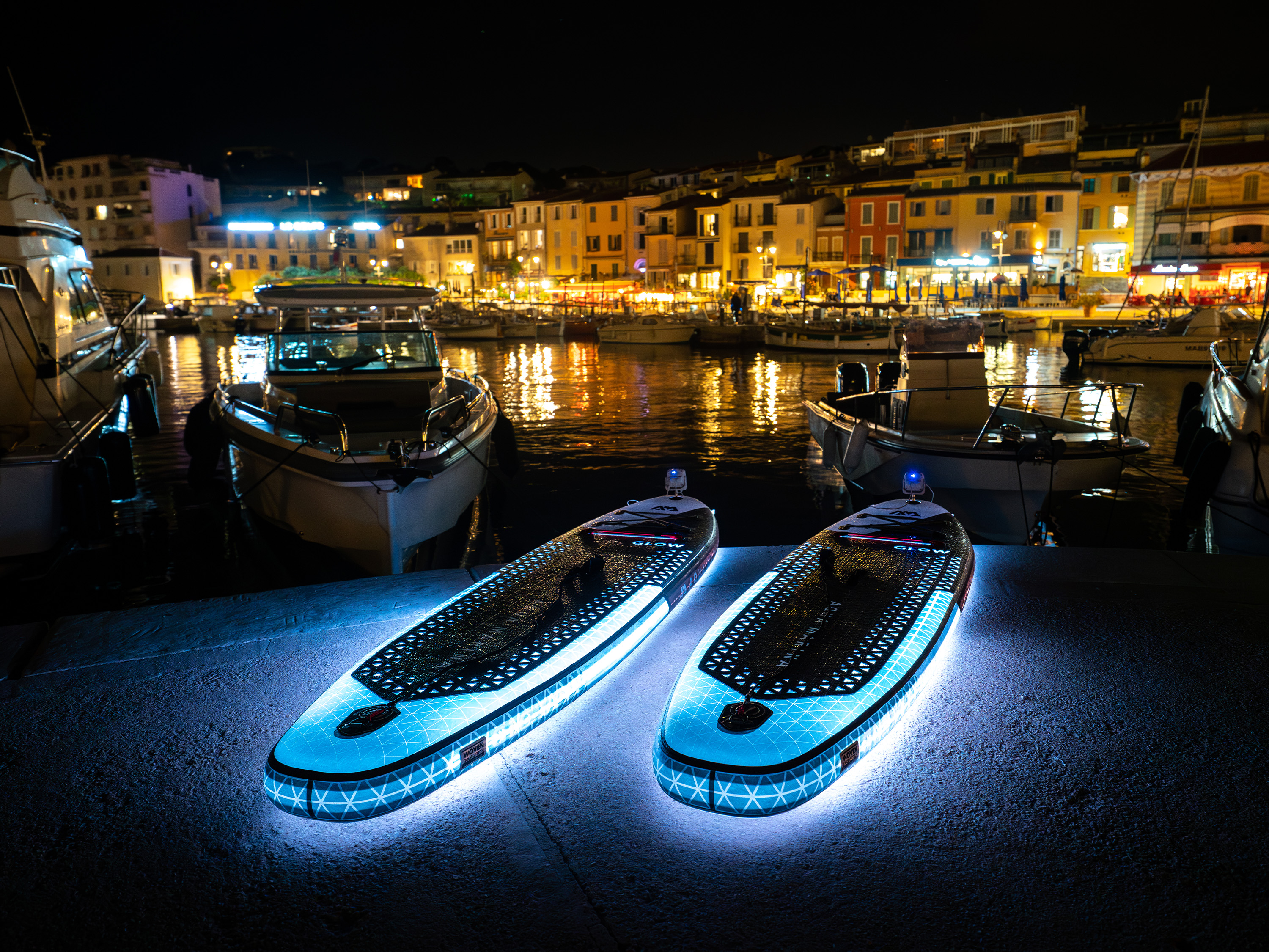 AQUA MARINA glowing  iSUP board GLOW