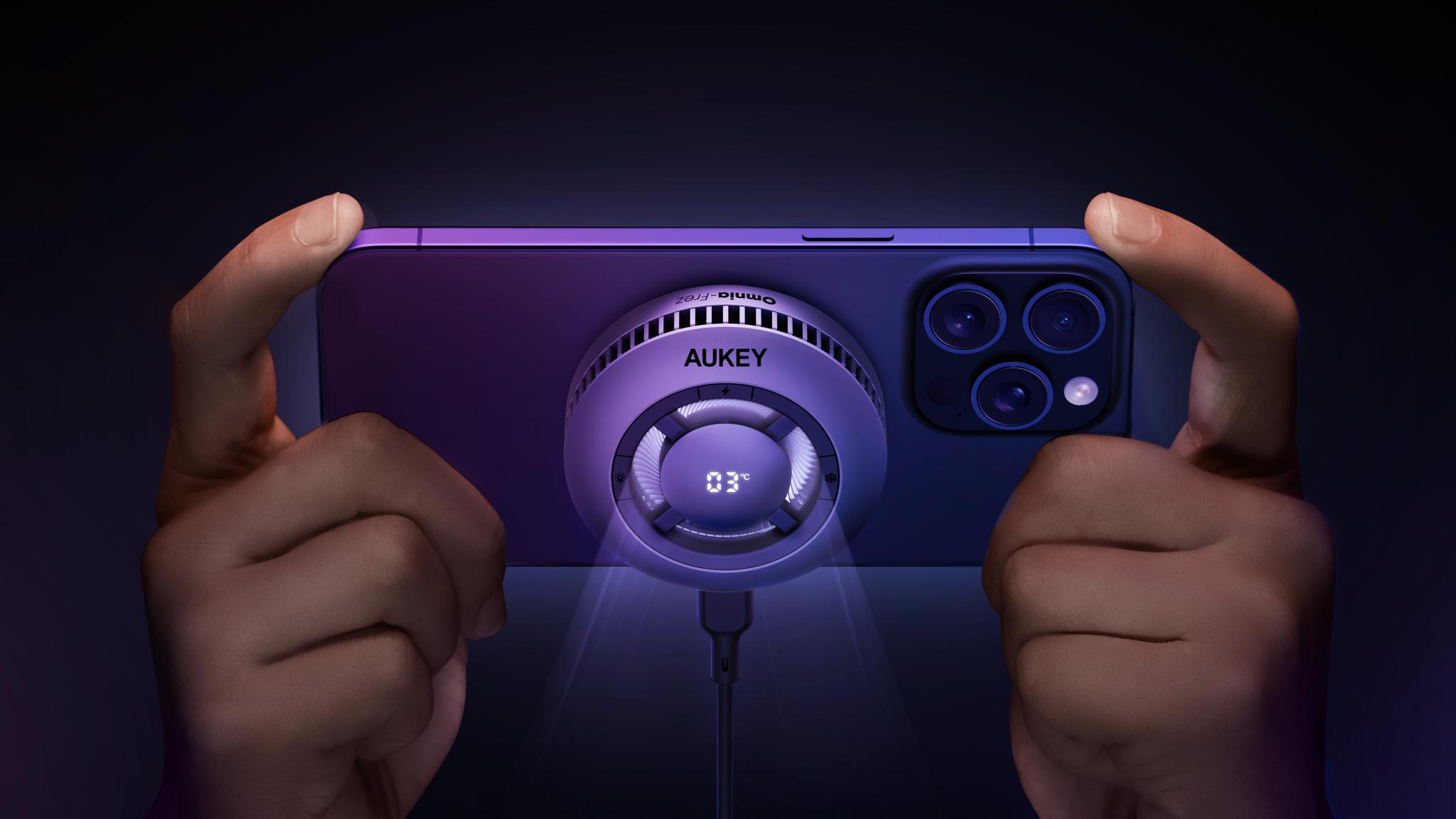 AUKEY MagFusion GameFrost Wireless Charger